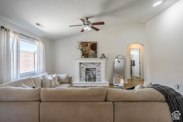 1024 PAINTED CLOUD PL, Washington, UT 84780