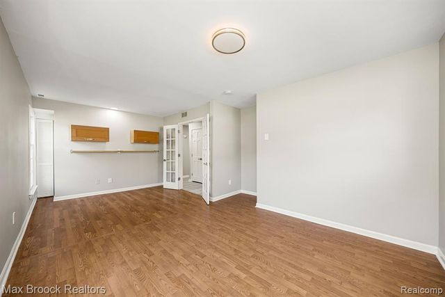 6096 Darramoor Road, Bloomfield Hills, MI 48301