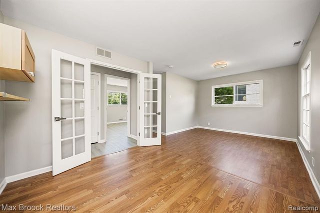 6096 Darramoor Road, Bloomfield Hills, MI 48301