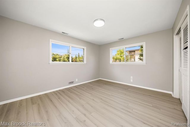 6096 Darramoor Road, Bloomfield Hills, MI 48301
