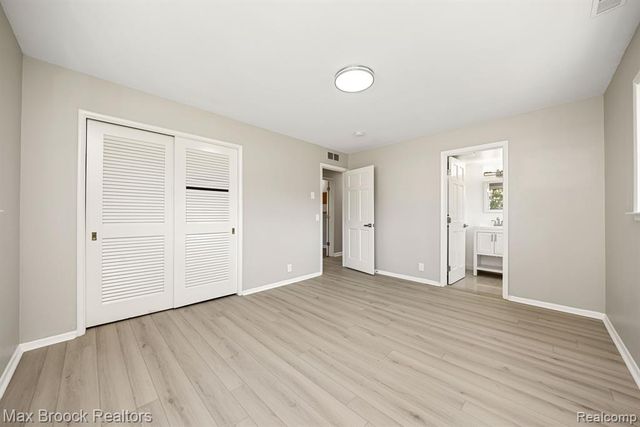 6096 Darramoor Road, Bloomfield Hills, MI 48301