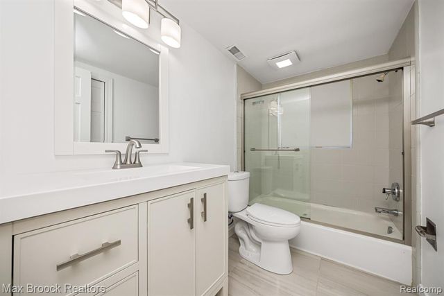 6096 Darramoor Road, Bloomfield Hills, MI 48301