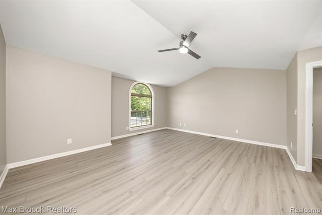 6096 Darramoor Road, Bloomfield Hills, MI 48301