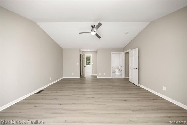 6096 Darramoor Road, Bloomfield Hills, MI 48301