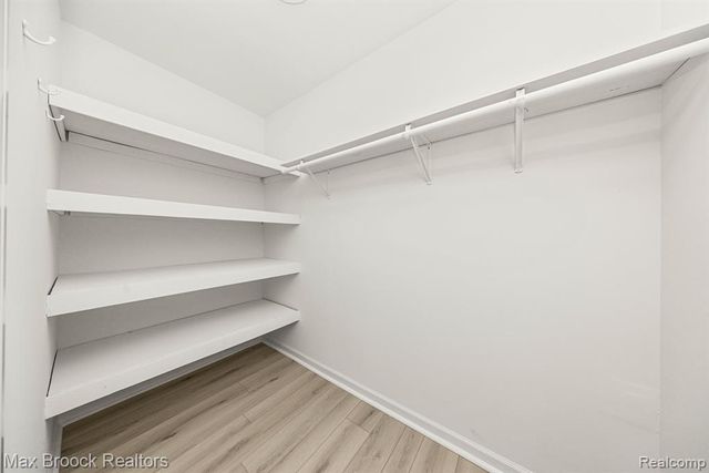6096 Darramoor Road, Bloomfield Hills, MI 48301