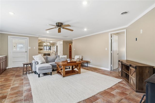 142 Twin Lakes Dr, Jackson Twp, PA 16063