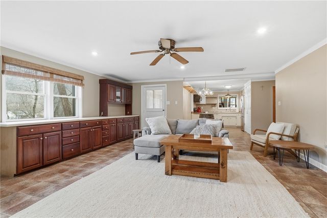 142 Twin Lakes Dr, Jackson Twp, PA 16063