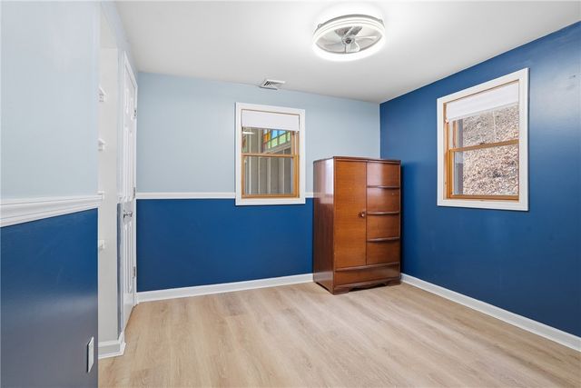 142 Twin Lakes Dr, Jackson Twp, PA 16063