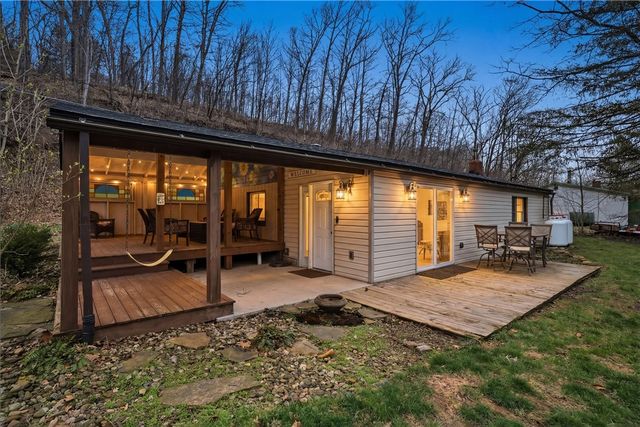 142 Twin Lakes Dr, Jackson Twp, PA 16063