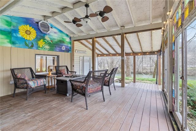 142 Twin Lakes Dr, Jackson Twp, PA 16063