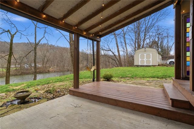 142 Twin Lakes Dr, Jackson Twp, PA 16063