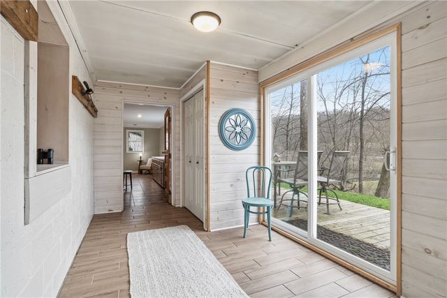 142 Twin Lakes Dr, Jackson Twp, PA 16063