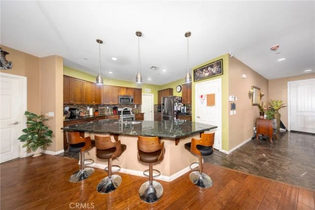 5537 Hartness Court, Fontana, CA 92336