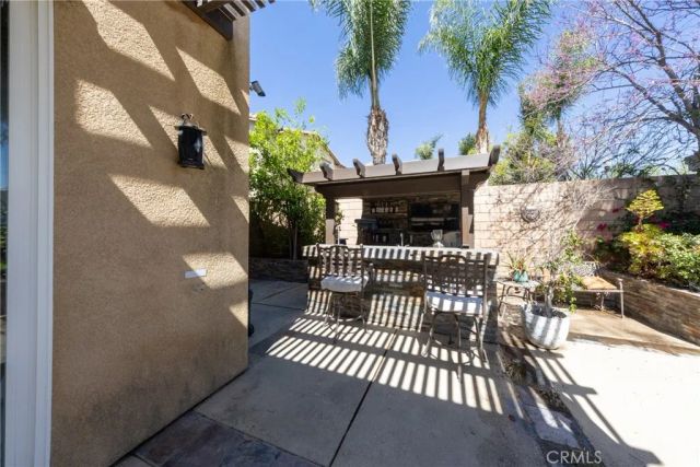 5537 Hartness Court, Fontana, CA 92336