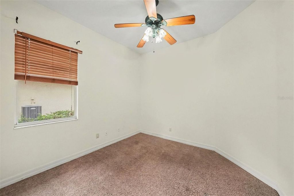 Image 17 of property listing at 12516 LEATHERLEAF DRIVE, Tampa, FL 33626