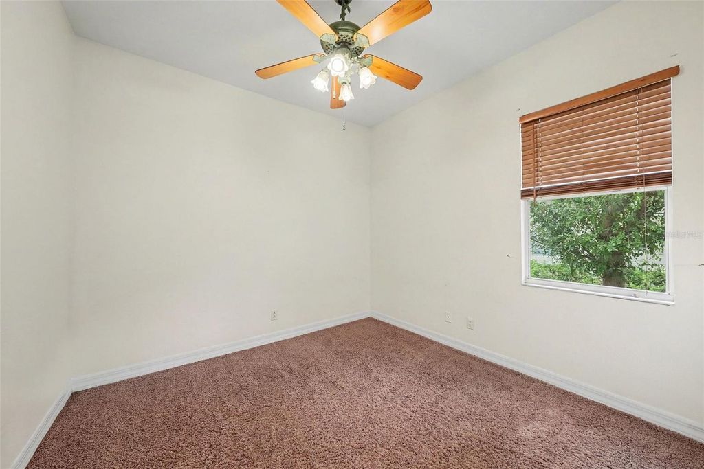 Image 18 of property listing at 12516 LEATHERLEAF DRIVE, Tampa, FL 33626