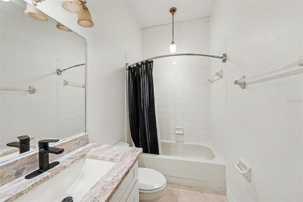 Image 20 of property listing at 12516 LEATHERLEAF DRIVE, Tampa, FL 33626