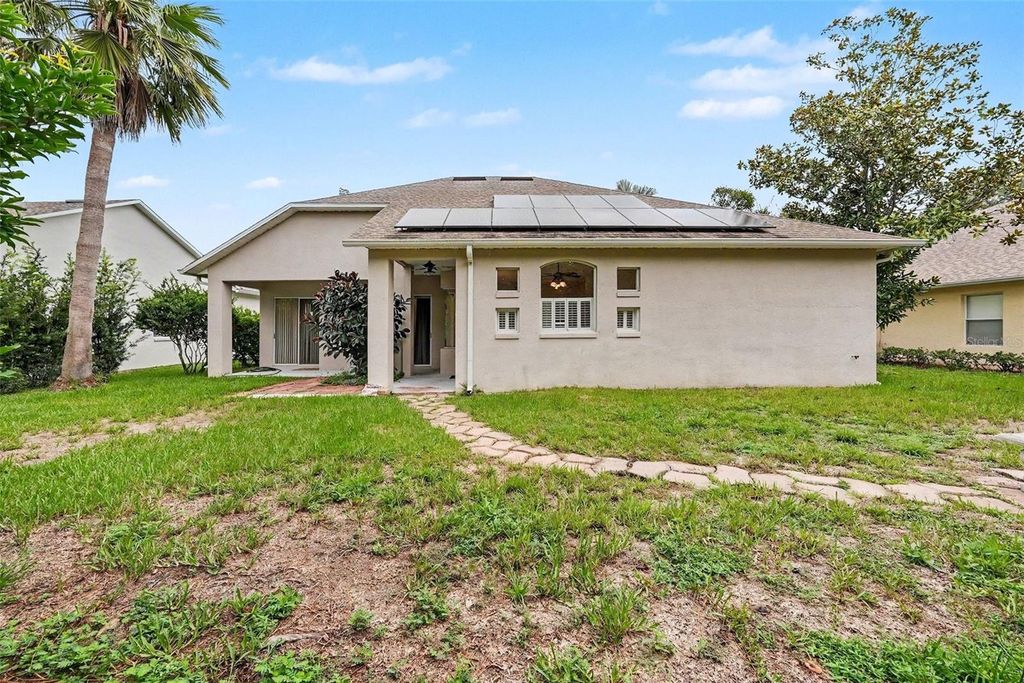 Image 23 of property listing at 12516 LEATHERLEAF DRIVE, Tampa, FL 33626