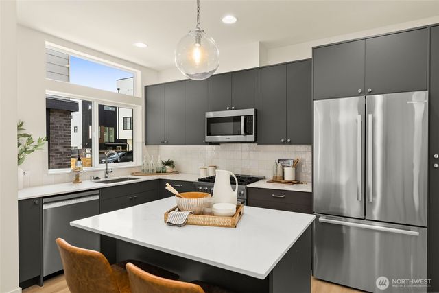 8323 A 12th Avenue NW, Seattle, WA 98117