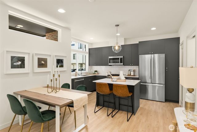 8323 A 12th Avenue NW, Seattle, WA 98117