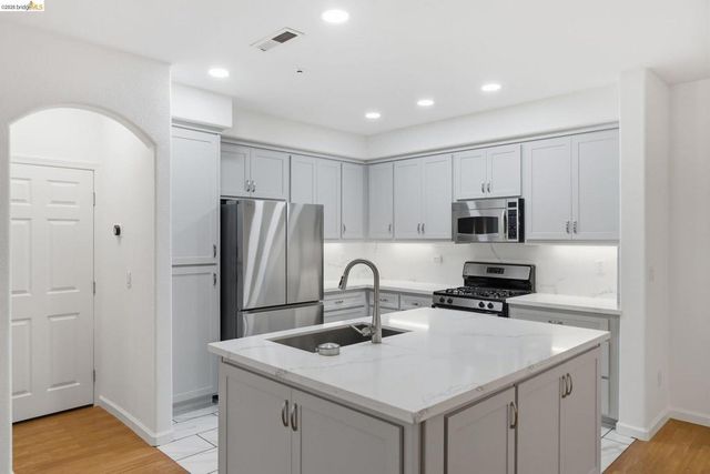 4132 Clarinbridge Cir, Dublin, CA 94568