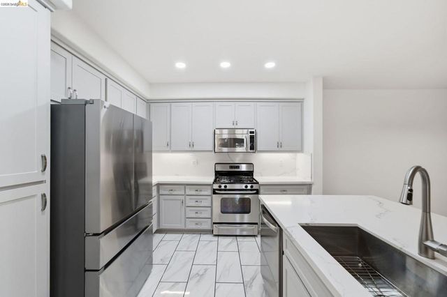 4132 Clarinbridge Cir, Dublin, CA 94568