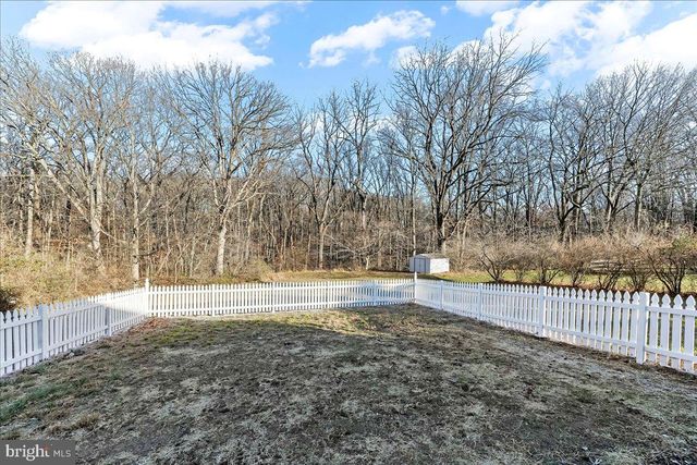 1001 WEIBLE DR, Coatesville, PA 19320