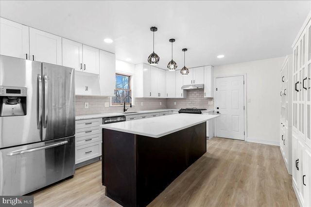 1001 WEIBLE DR, Coatesville, PA 19320