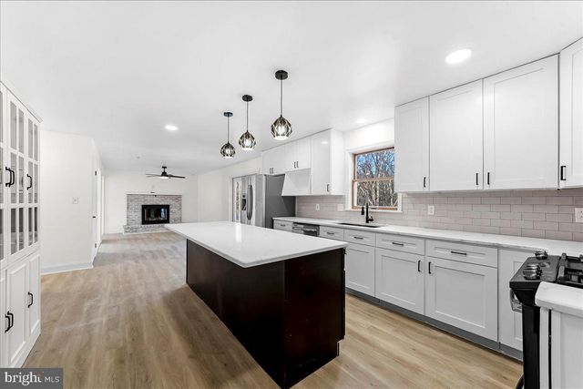 1001 WEIBLE DR, Coatesville, PA 19320