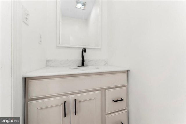 1001 WEIBLE DR, Coatesville, PA 19320