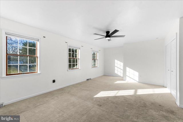 1001 WEIBLE DR, Coatesville, PA 19320