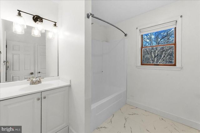 1001 WEIBLE DR, Coatesville, PA 19320