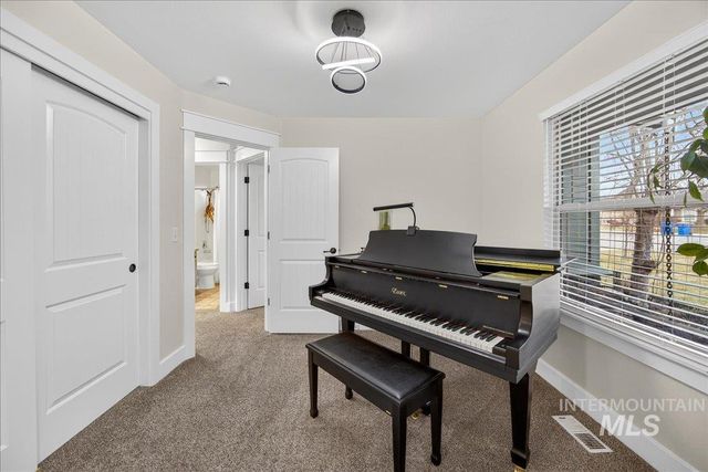 6113 S Roaring River Ave., Boise, ID 83709