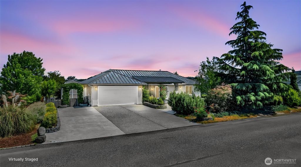 181 Duke Drive, Sequim, WA 98382
