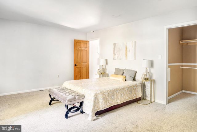 127 COOL GLEN CIR, Harpers Ferry, WV 25425