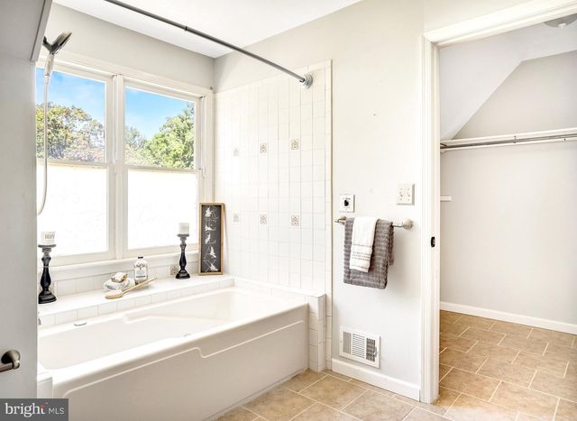 127 COOL GLEN CIR, Harpers Ferry, WV 25425