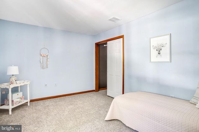 127 COOL GLEN CIR, Harpers Ferry, WV 25425