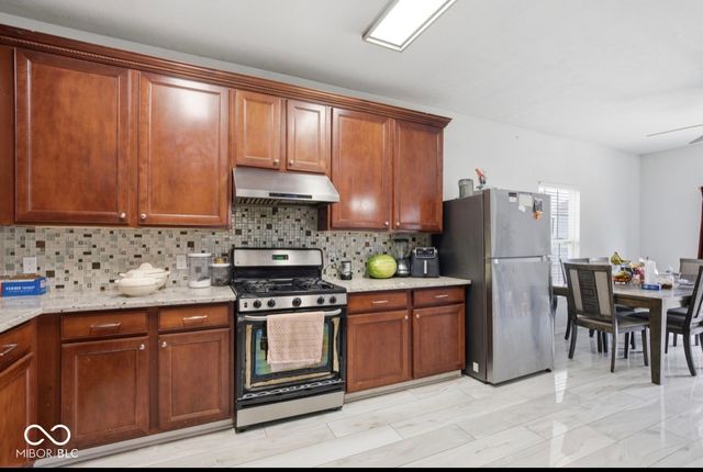 2951 Hearthside Drive, Greenwood, IN 46143