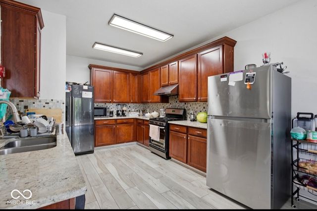 2951 Hearthside Drive, Greenwood, IN 46143