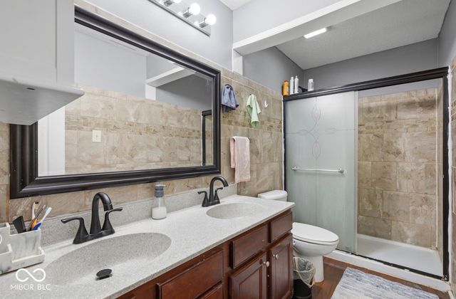 2951 Hearthside Drive, Greenwood, IN 46143