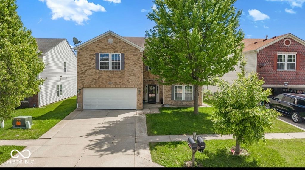 2951 Hearthside Drive, Greenwood, IN 46143