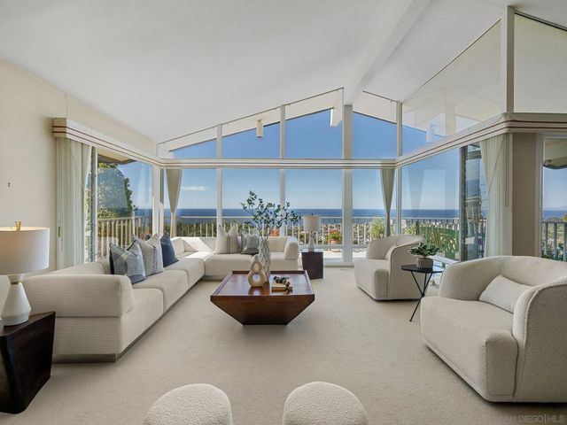 6424 El Camino Del Teatro, La Jolla, CA 92037