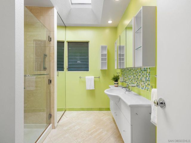 6424 El Camino Del Teatro, La Jolla, CA 92037