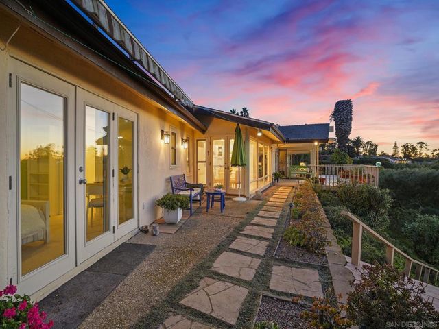 6424 El Camino Del Teatro, La Jolla, CA 92037