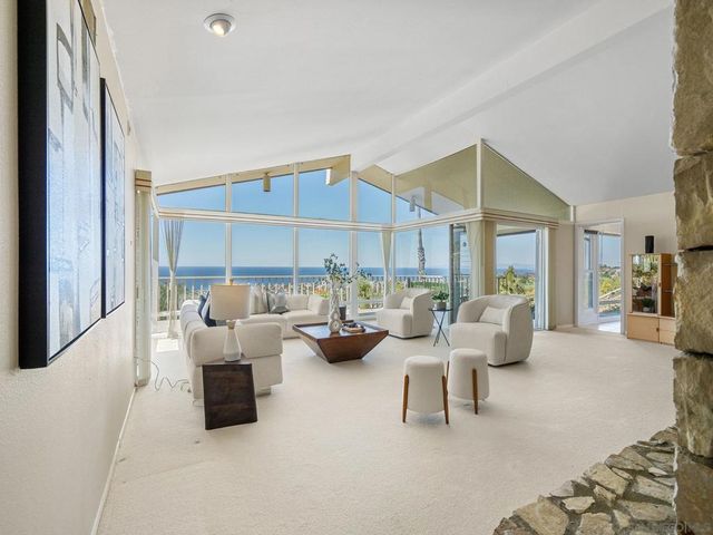 6424 El Camino Del Teatro, La Jolla, CA 92037