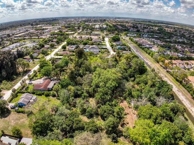 470 63rd Trail N, West Palm Beach, FL 33413