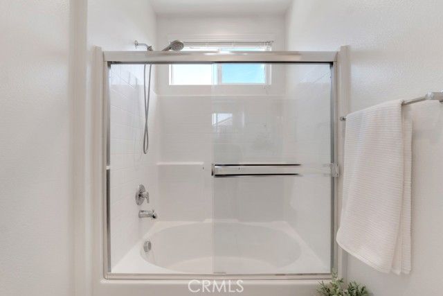 14902 W Navarre, Sylmar (los Angeles), CA 91342