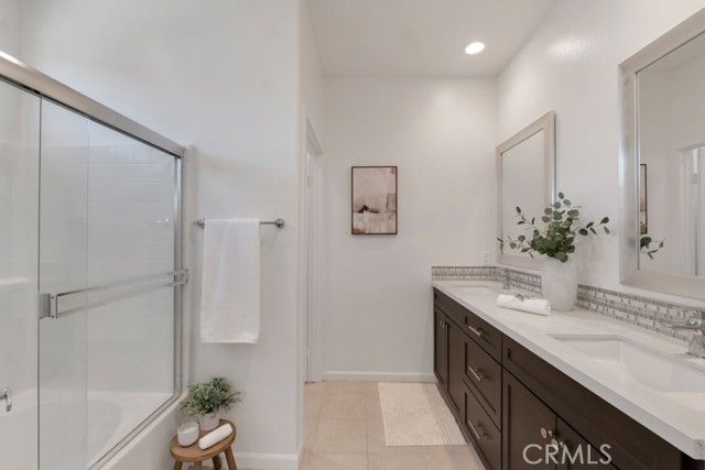 14902 W Navarre, Sylmar (los Angeles), CA 91342