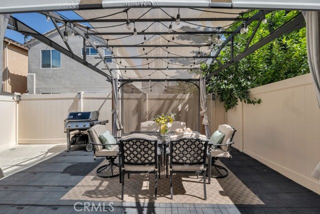 14902 W Navarre, Sylmar (los Angeles), CA 91342