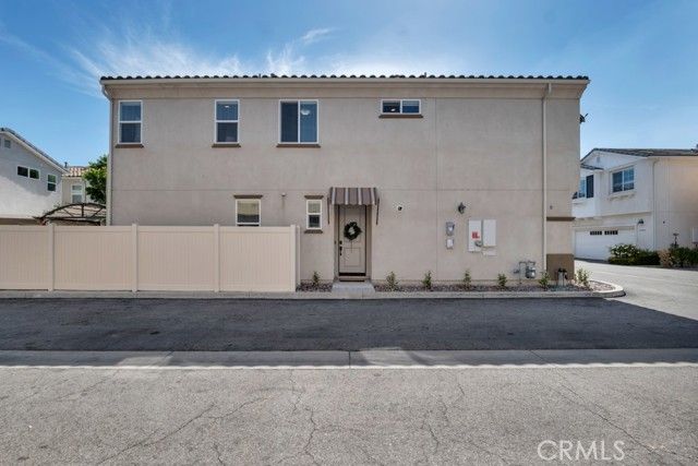 14902 W Navarre, Sylmar (los Angeles), CA 91342